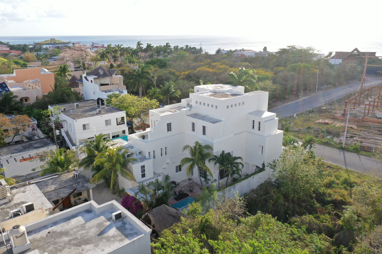 CASA 51 exterior view - Luxury vacation rental in Cozumel